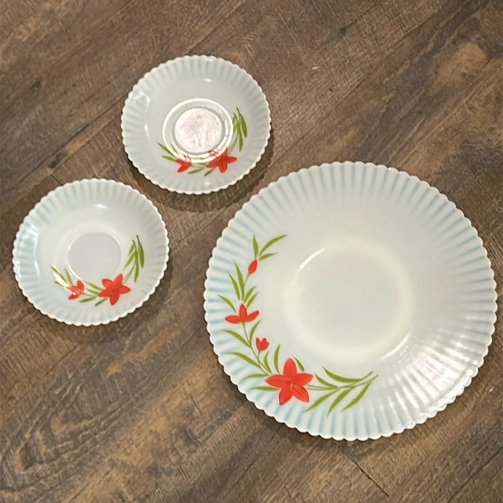 1930's‎ MacBeth-Evans Depression Glass Petalware Florette Cake 2 dessert plates